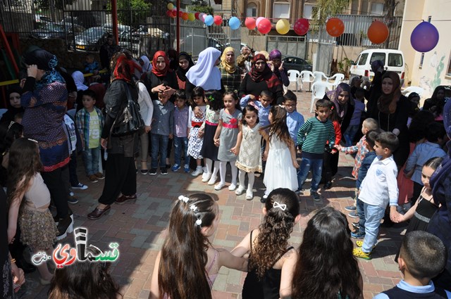 كفرقاسم – فيديو: بساتين الامل, السلام , والمحبة تحتفل بعيد الام على انغام عمو انس وجوقته ..